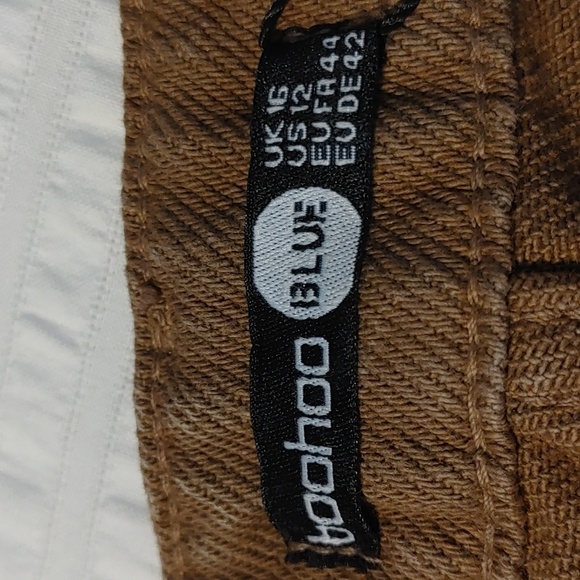 🍁NWT Women's Boo Hoo High Waist Distressed Brown Wide Leg Fray Hem Jeans - Picture 10 of 10